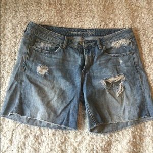 American Eagle-Distressed Bermuda shorts